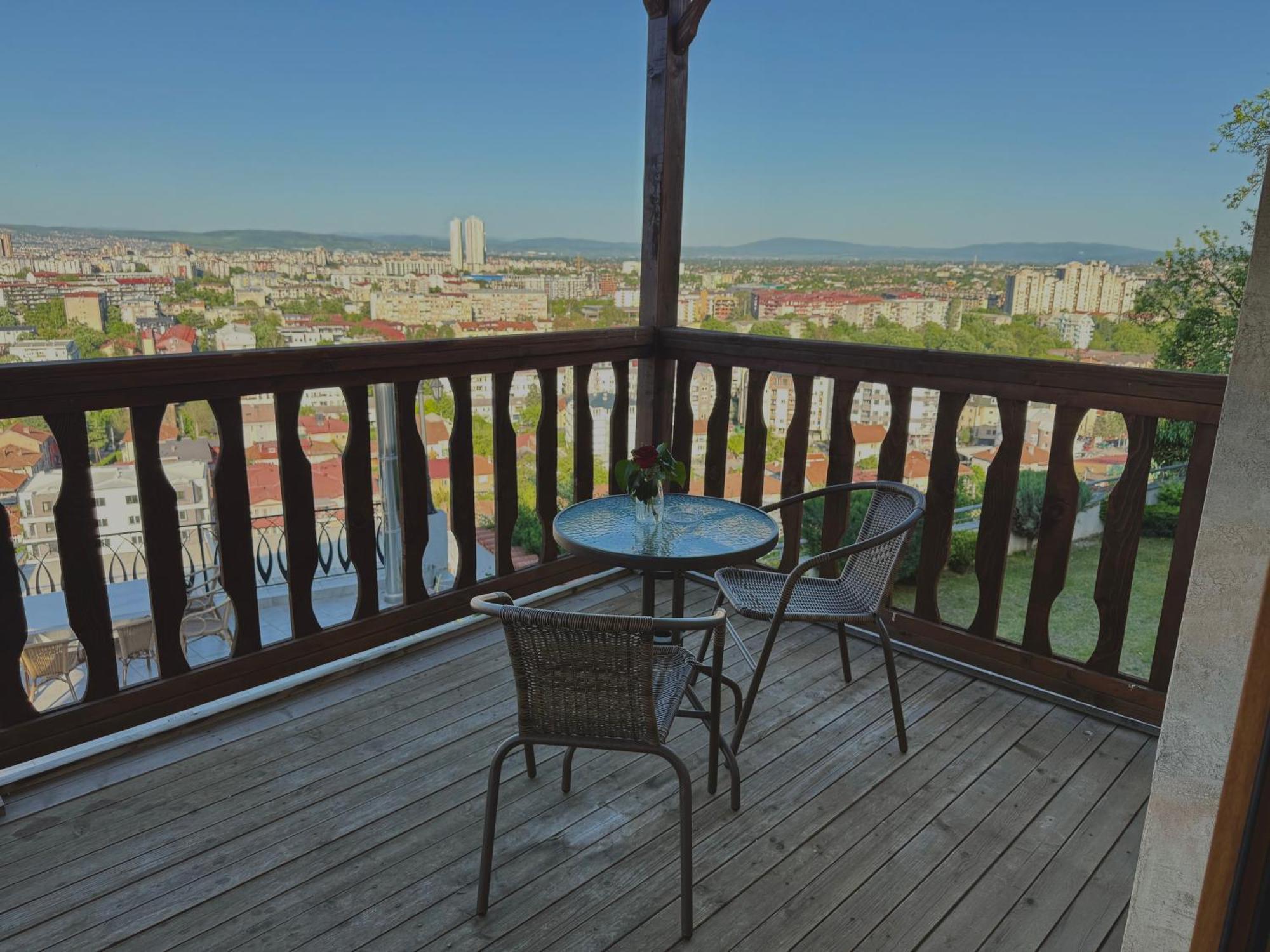 Villa Eleni Apartments Скопье Экстерьер фото