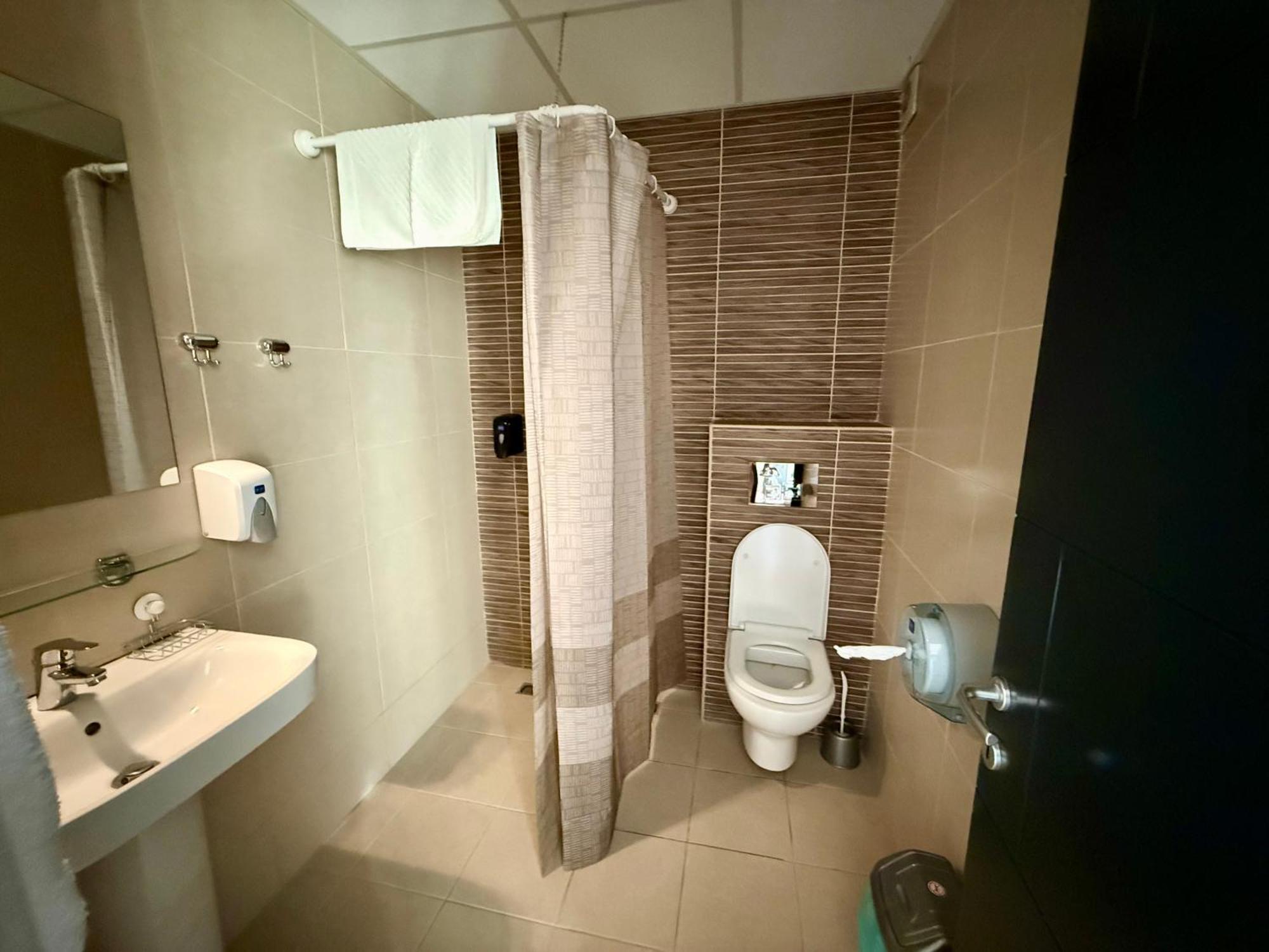 Villa Eleni Apartments Скопье Экстерьер фото