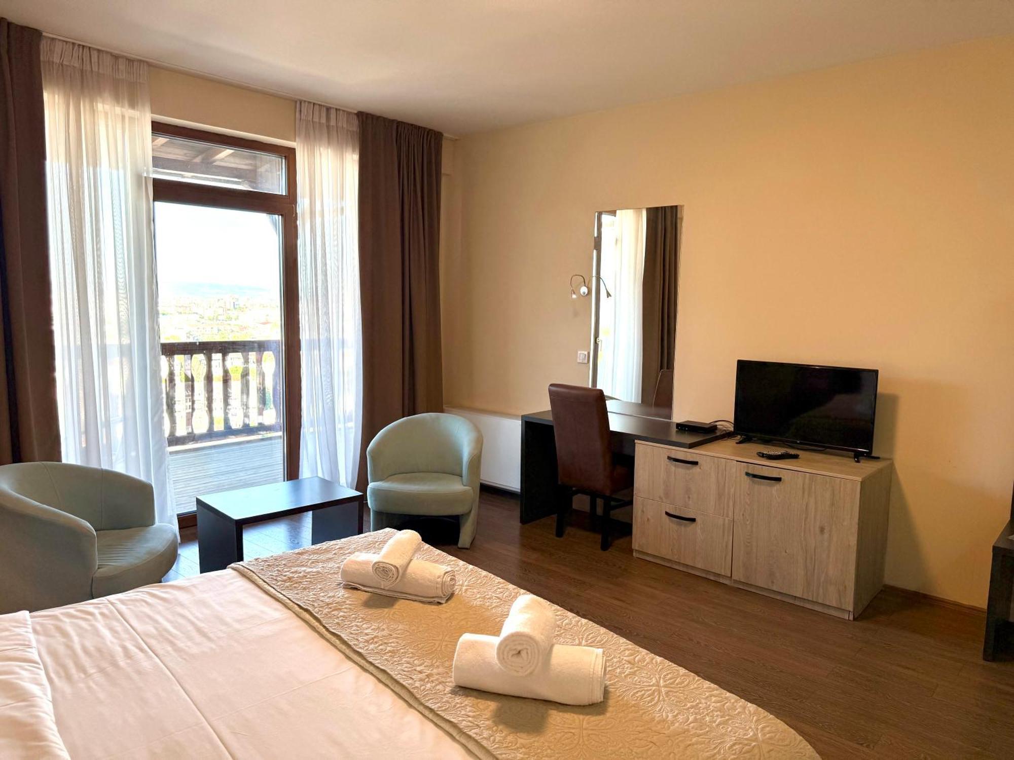Villa Eleni Apartments Скопье Экстерьер фото
