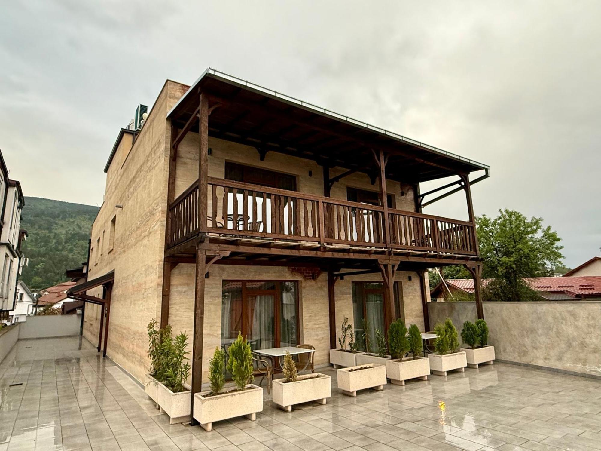 Villa Eleni Apartments Скопье Экстерьер фото