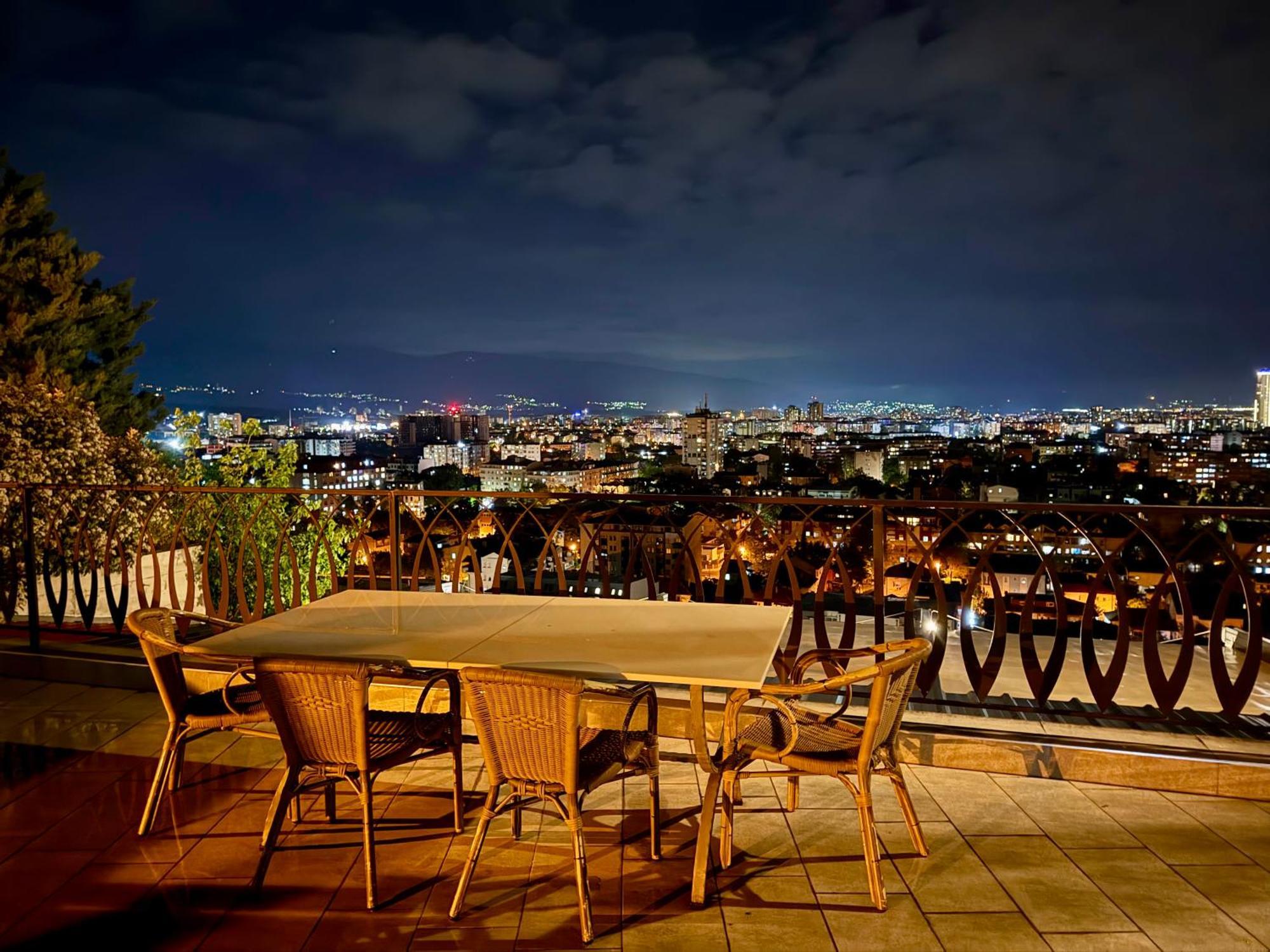 Villa Eleni Apartments Скопье Экстерьер фото