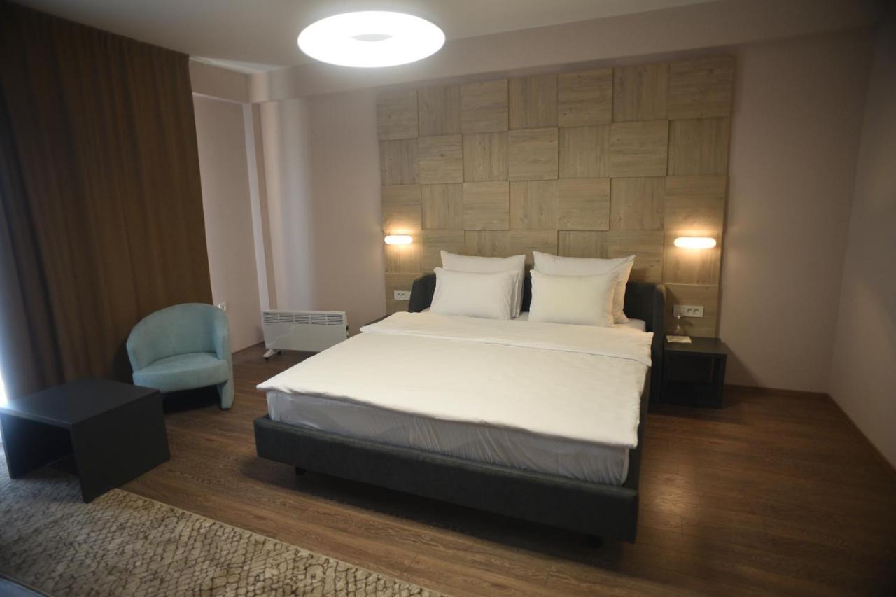 Villa Eleni Apartments Скопье Экстерьер фото