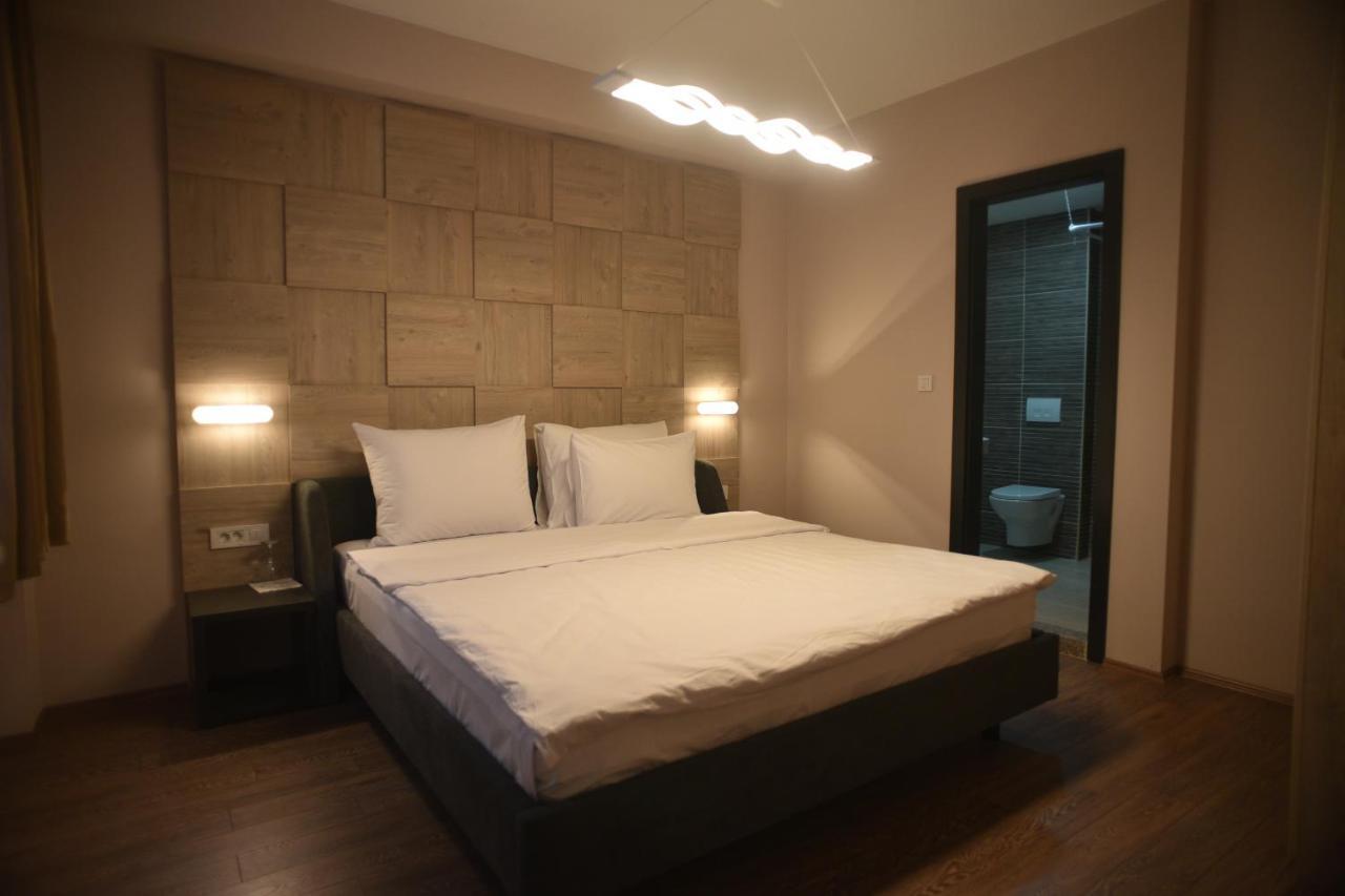 Villa Eleni Apartments Скопье Экстерьер фото