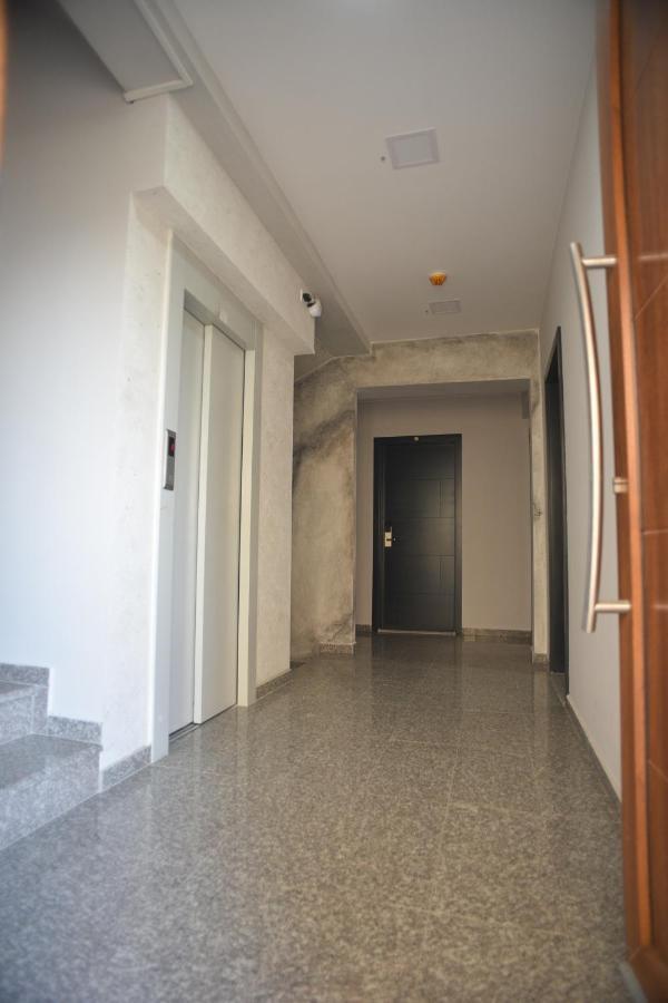 Villa Eleni Apartments Скопье Экстерьер фото