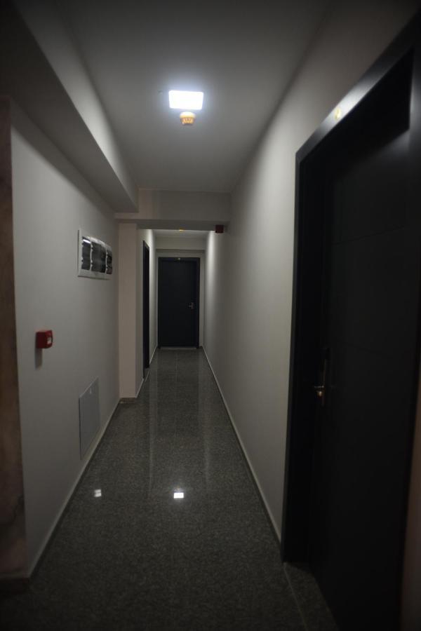 Villa Eleni Apartments Скопье Экстерьер фото