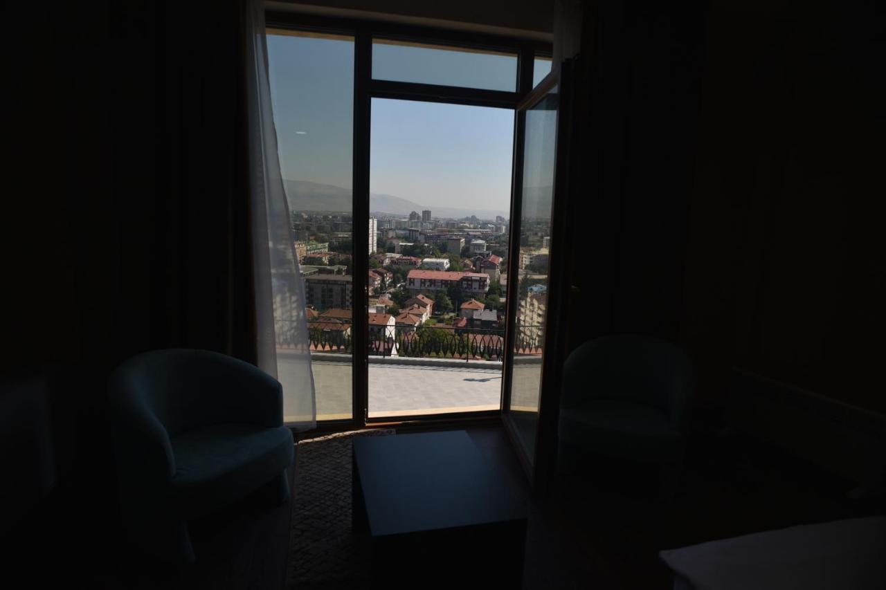 Villa Eleni Apartments Скопье Экстерьер фото
