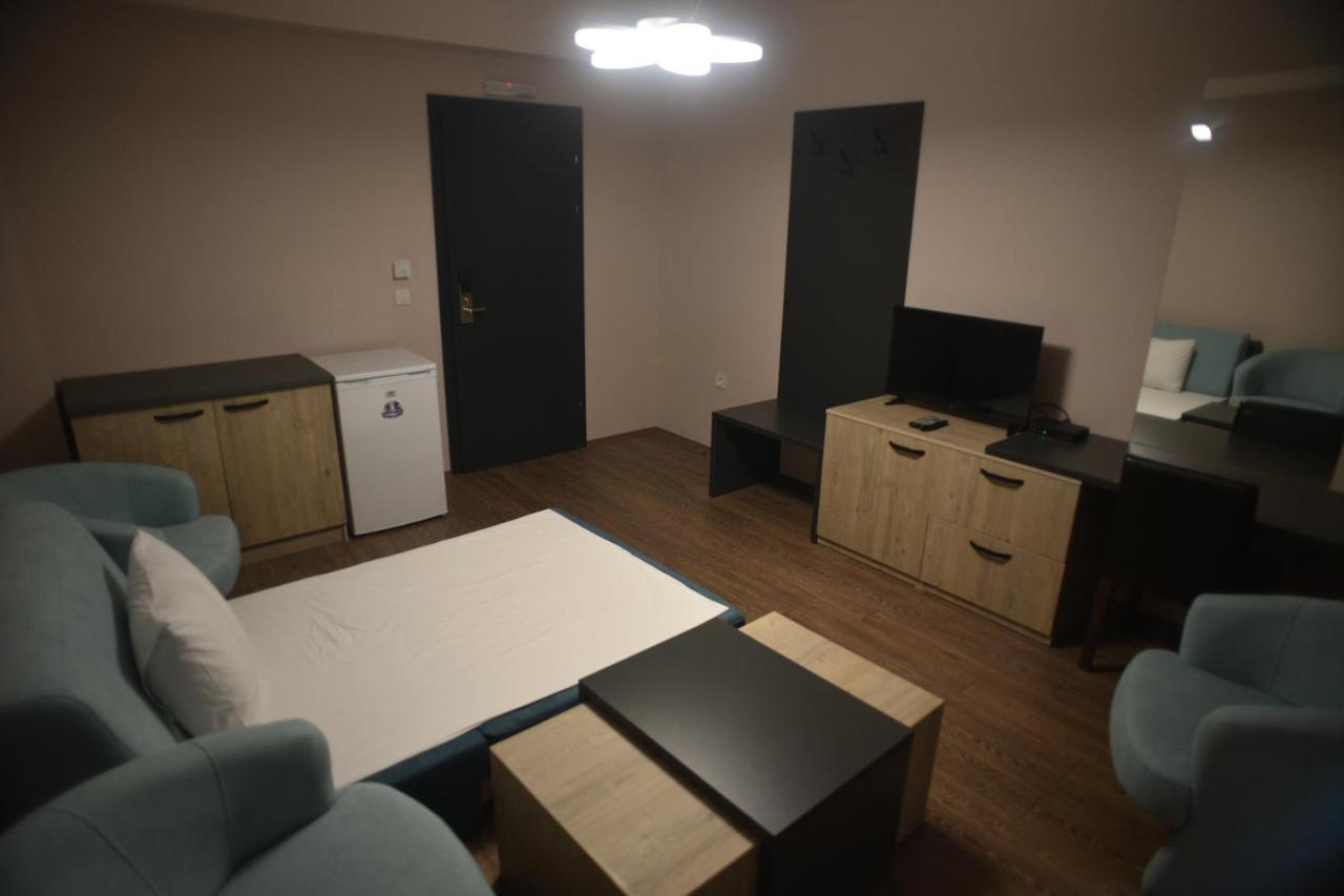 Villa Eleni Apartments Скопье Экстерьер фото