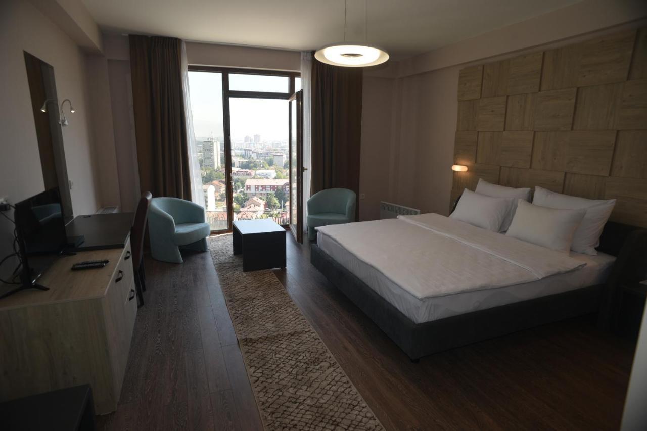 Villa Eleni Apartments Скопье Экстерьер фото